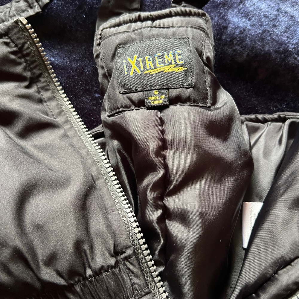 Black snow pants, boys size 6
